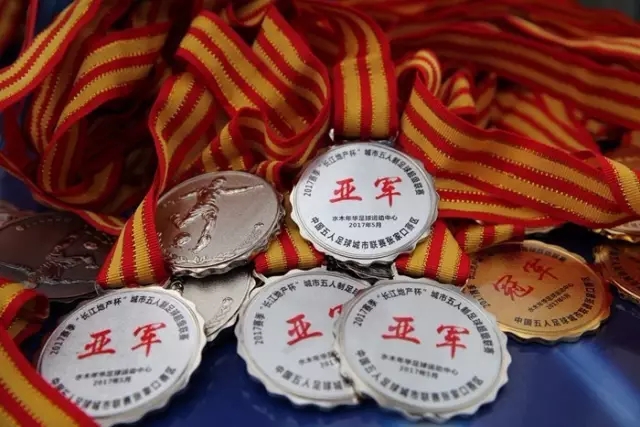 快船与凯琼斯签下双向合同 季前赛场均8+5+2帽