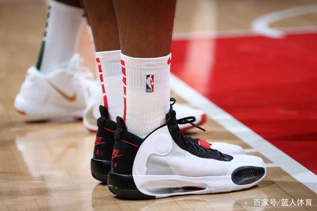 拜仁后卫阿方索酒驾被抓 吊销驾照+禁赛一个月