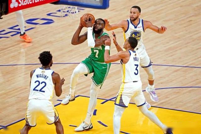 穆雷37分掘金大胜爵士 艾顿30+19开拓者胜猛龙